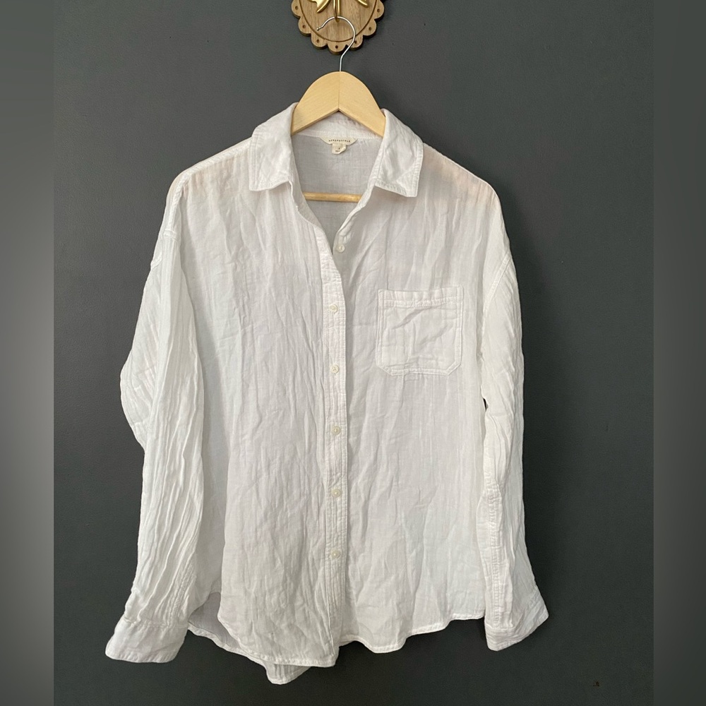 Aeropostale White Casual Button Down Shirt